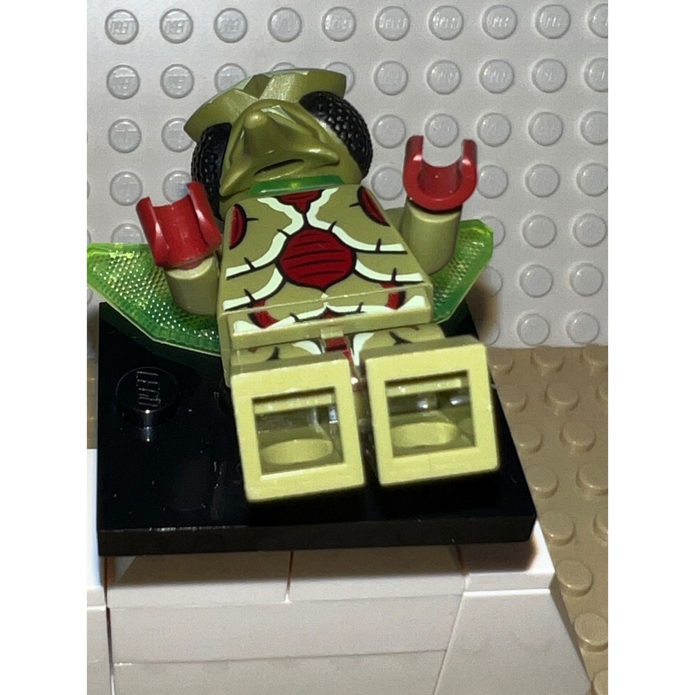 LEGO Galaxy Squad Alien Mosquito Minifigure gs002 Small Crack Torso No Antennas - Picture 6 of 8